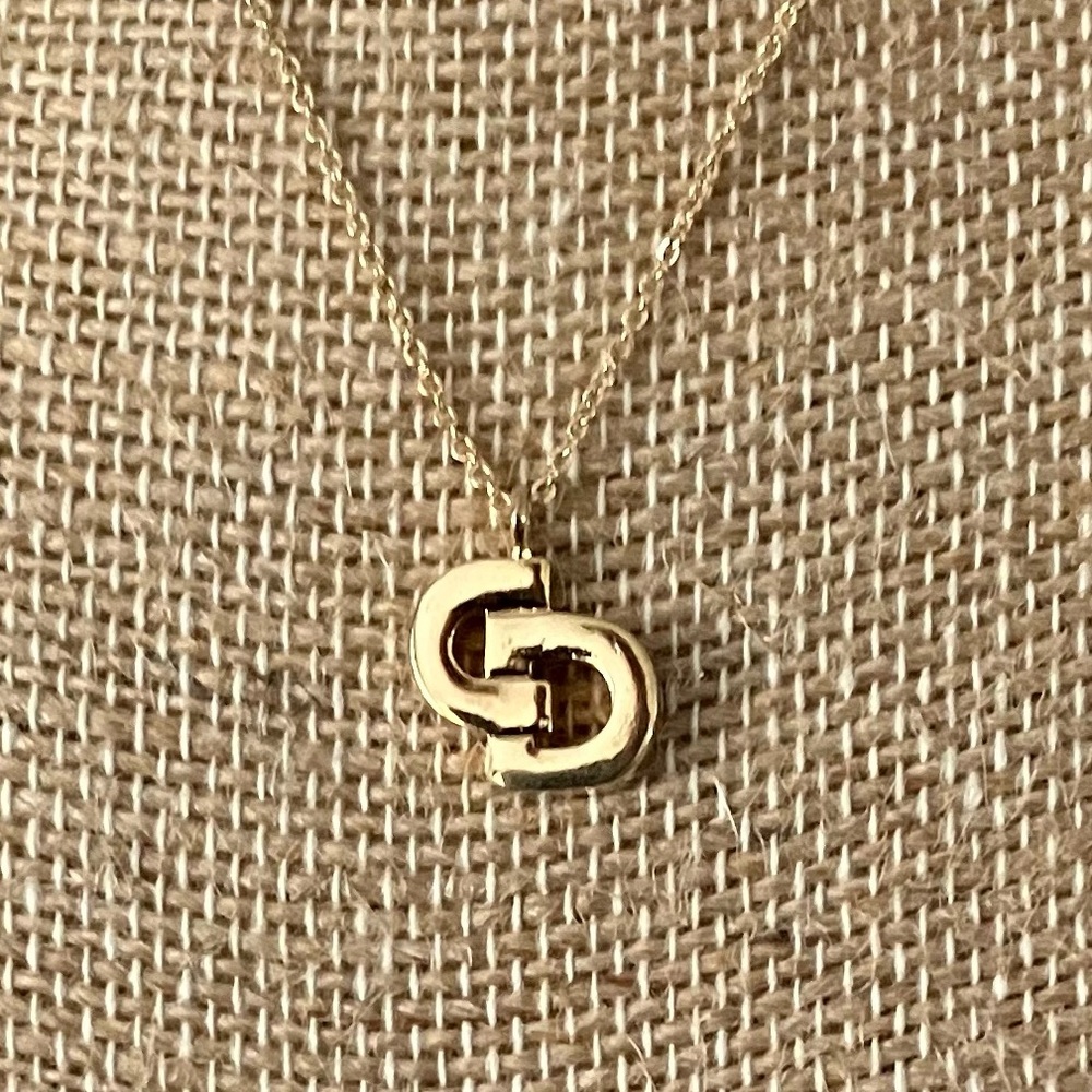 Elegant Dior Gold Necklace - Picture 2 of 5